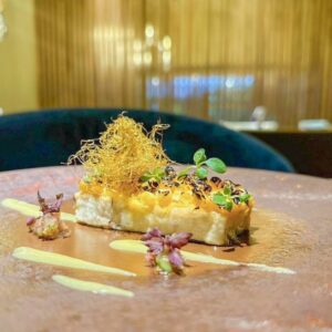 カジキマグロとトウモロコシのアルフォノ トウモロコシのソースと夏野菜のソース